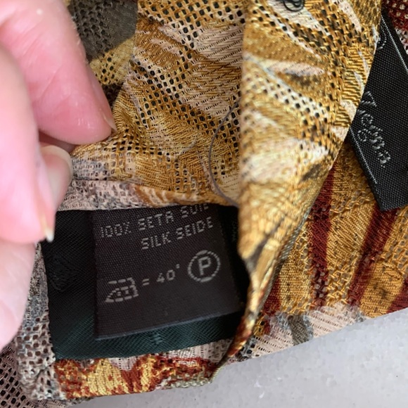 VINTAGE ERMENEGILDO ZENGA Tie Mardi Gras Masks Purple Green & Gold - Picture 6 of 7